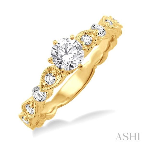 1 2 Ctw Diamond Engagement Ring with 1 4 Ct Round Cut Center Stone in 14K Yellow Gold Fashion