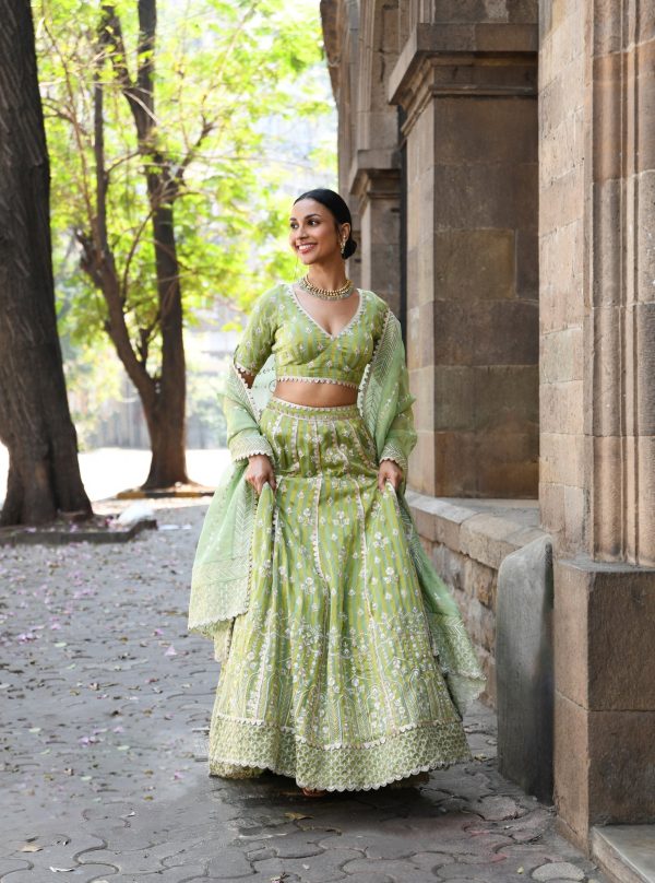 Mulmul Banarsi Sindhuri Green Lehenga Sale