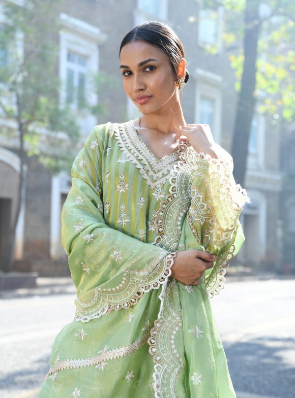 Mulmul Banarsi Dasheri Green Kurta With Mulmul Banarsi Dasheri Green Pant For Discount