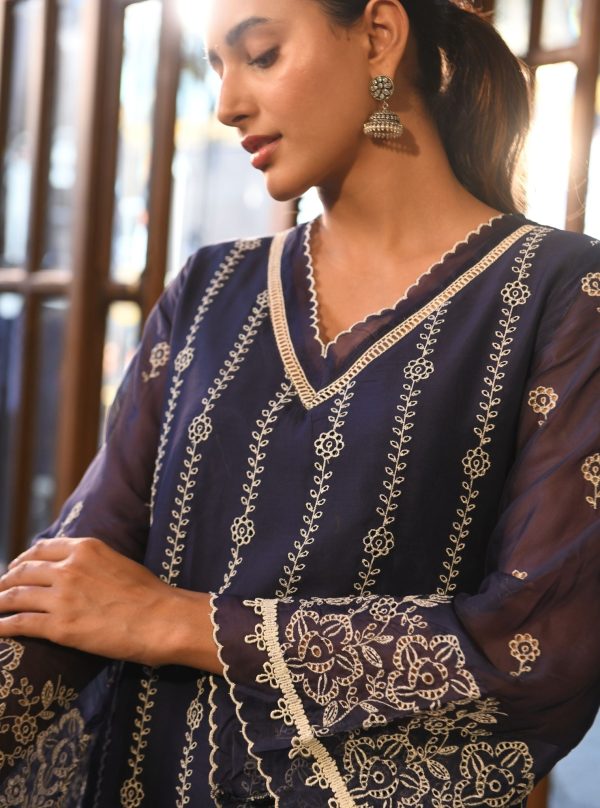 Mulmul Organza Parisa Navy Kurta With Mulmul Cotton Parisa Navy Pant on Sale