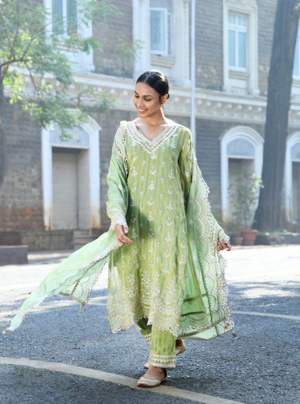 Mulmul Banarsi Dasheri Green Kurta With Mulmul Banarsi Dasheri Green Pant For Discount