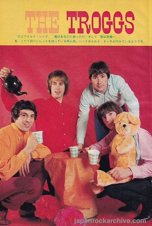 The Troggs 1967 05 Japanese music press cutting clipping - photo pinup - with tea and teddy bear Online